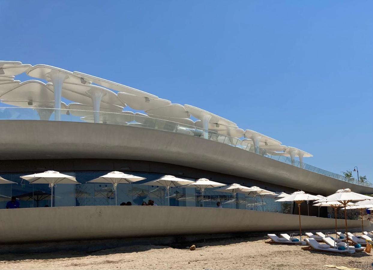 Sun Julz Apartments On The Beach Пафос Екстериор снимка
