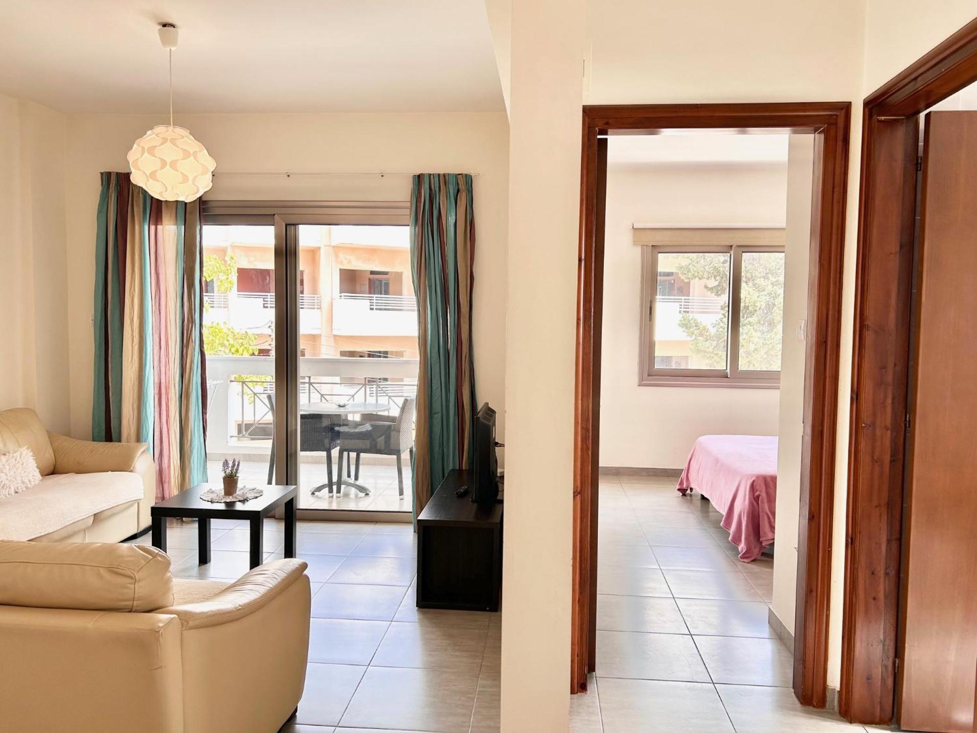 Sun Julz Apartments On The Beach Пафос Екстериор снимка
