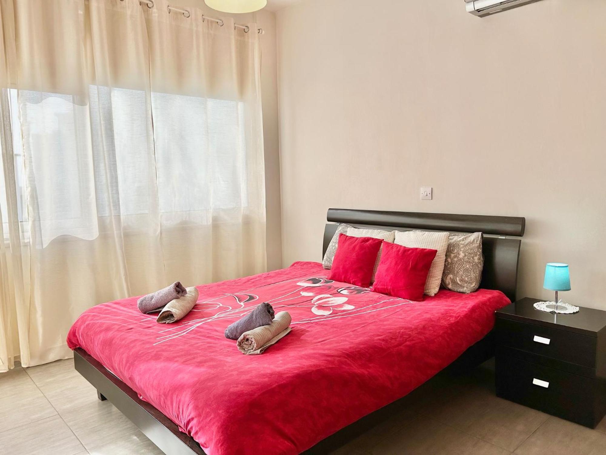 Sun Julz Apartments On The Beach Пафос Екстериор снимка