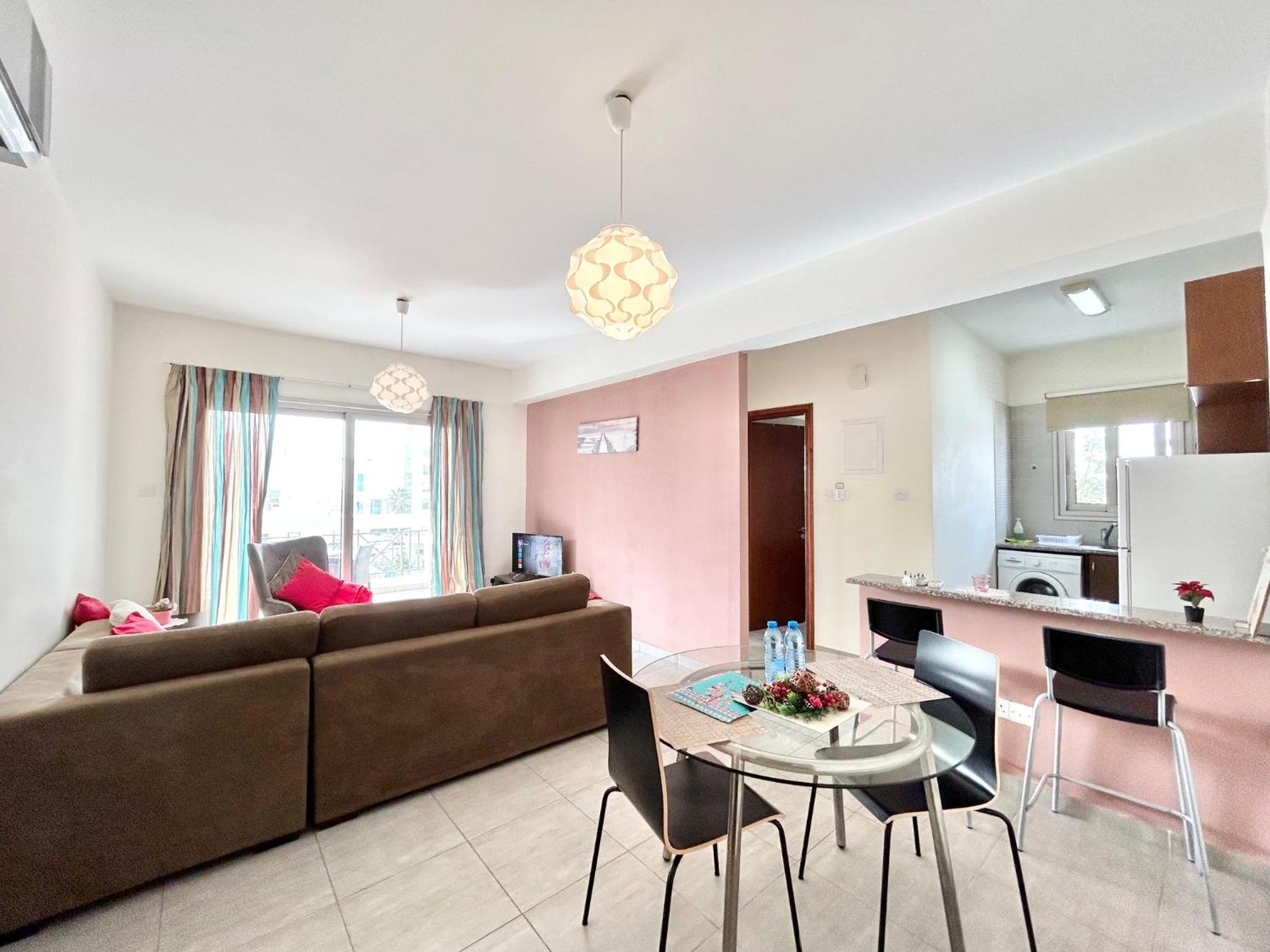 Sun Julz Apartments On The Beach Пафос Екстериор снимка