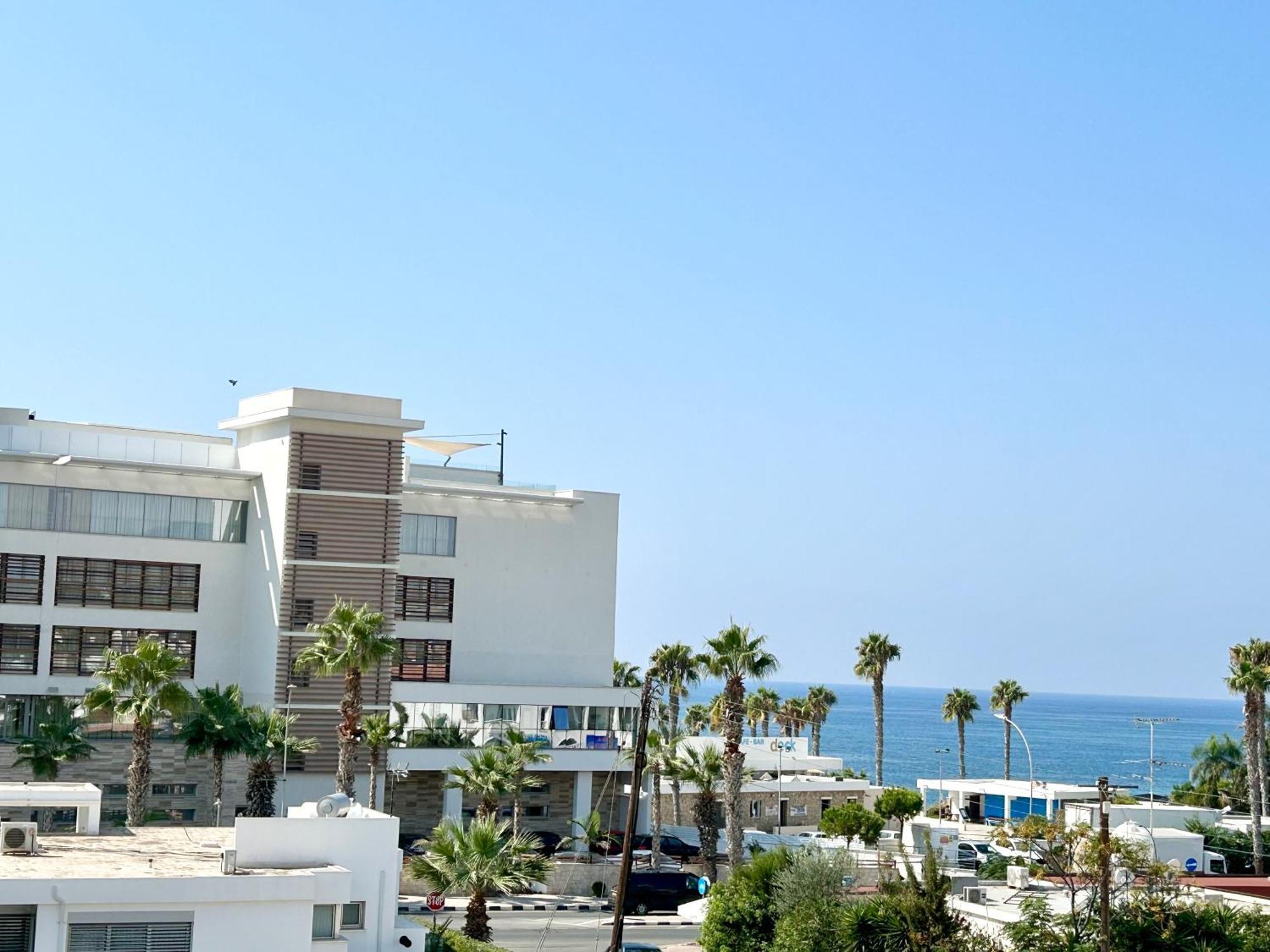 Sun Julz Apartments On The Beach Пафос Екстериор снимка