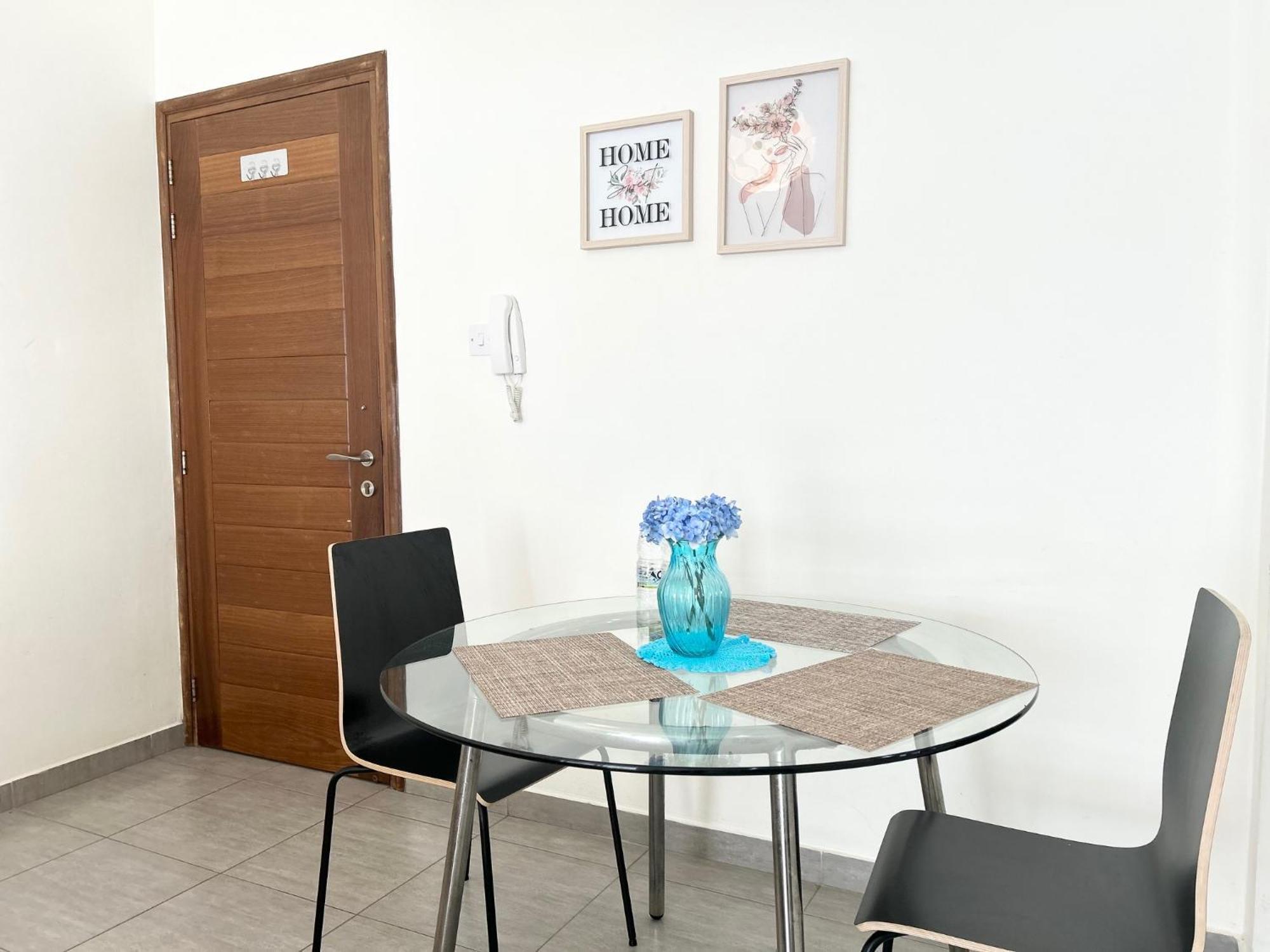 Sun Julz Apartments On The Beach Пафос Екстериор снимка